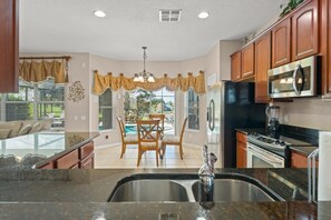 Fridge, microwave, oven, stovetop - NEW | Free Pool Heat | Gameroom | Sunset View | Minutes from Disney (Kissimmee)