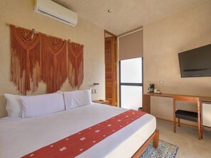 Superior Suite, Patio, Garden View