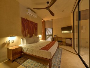 Superior Suite, Patio, Garden View