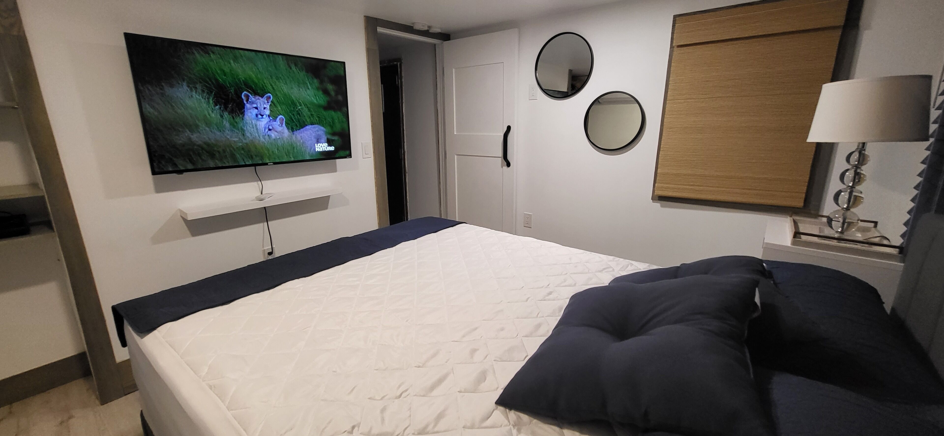 Internet, bed sheets
