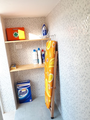 Interior - Separate entrance, within a wonderful garden surrounded by greenery. (Vignacastrisi)