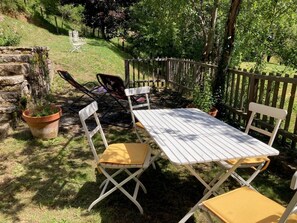 Outdoor dining - Le Verger - VEBRON - Gîte (VEBRON)