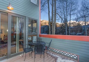 Outdoor dining - Telluride Trails Retreat: 3BR/2BA - Hot Tub/Sauna (Telluride)