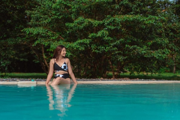 10 outdoor pools