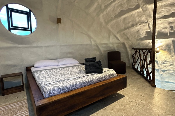 Deluxe Cabin, Garden View | Desk, laptop workspace, WiFi (free)
