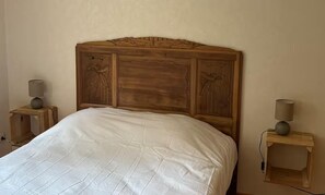 4 chambres, lit parapluie, draps fournis