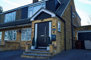 Exterior detail - Spacious House Near Rochester Sleeps 10 (Rochester)