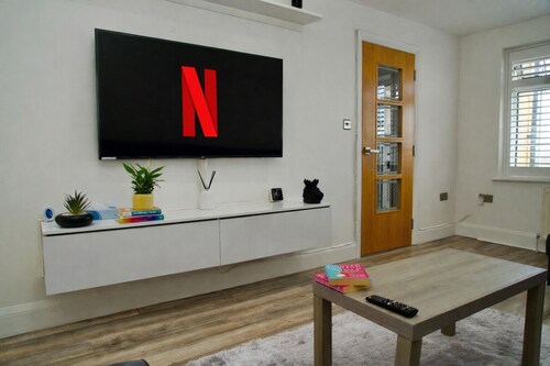 Spacious House Near Rochester Sleeps 10