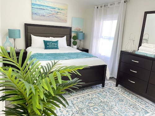 Waterfront Beach House 30 Min from New York City