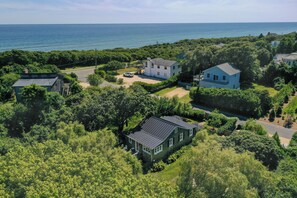 Exterior - Cottage Perfection in Montauk - steps to the beach (Montauk)