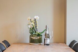 Dining - Casa Florita - Cozy apartment in Noordwijkerhout. (Noordwijkerhout)
