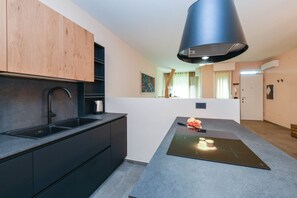 Fridge, oven, dishwasher, coffee/tea maker - MGH Luxury- Romantic SPA & Relax (Soiano)