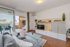 TV - MGH- Lake Serenity Apartment (Padenghe sul Garda)