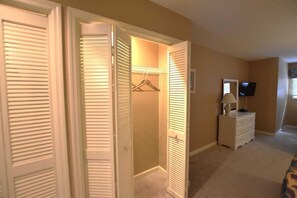 Interior - Shipyard Villa, Lagoons, Golf, Pool & Beach Nearby (Hilton Head Island)