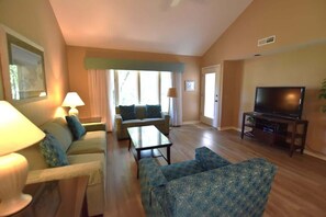 TV - Golf, Beach, Pool & Biking, Relaxed Hilton Head Island Stay (Hilton Head Island)