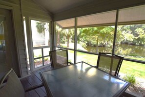 Dining - Hilton Head Retreat, Pool, Beach Access, Bikes & Golf Nearby (Hilton Head Island)