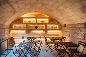 Dining - Stunning superior mansion w/ pool in ancient town (San Cassiano)