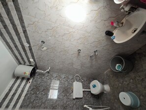 Handtücher, Seife, Toilettenpapier