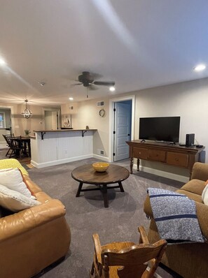 Living area - Southern End Junction II - A family focused, comfortable, and affordable stay. (Peach Bottom)