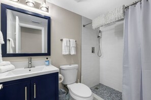 Hair dryer - Waterfront Condo Walkable to Everything with Beach Access (Englewood)