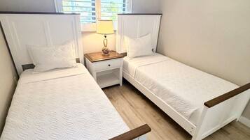 2 bedrooms, iron/ironing board, travel cot, WiFi