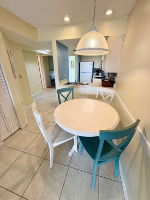 Dining - Bayfront Condo w/Private Beach on Manasota Key - Unit 311 (Englewood)