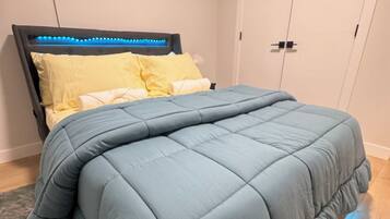 Iron/ironing board, WiFi, bed sheets