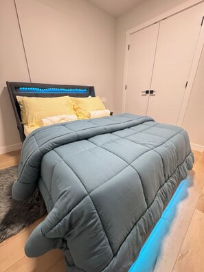 Ferros/tábuas de passar roupa, Wi-Fi, roupa de cama