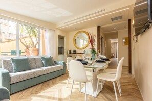 Interior - Refined & Elegant Apartment a few steps from Trevi Fountain (Rome)