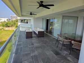 Outdoor dining - Mayan Island Condominium, in Punta Diamante Acapulco Mexico (Acapulco de Juárez)