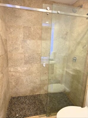 Bathroom - Vrbo Property (Acapulco de Juárez)