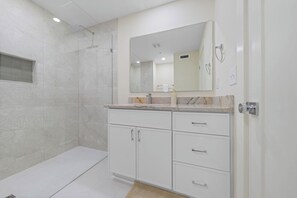Shower, hair dryer, towels - Community Pool | 0.2mi to Beach Access | Pier (Carolina Beach)
