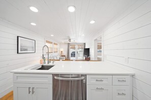 Interior - Short walk to Kure Beach, Pier, & Restaurants (Kure Beach)