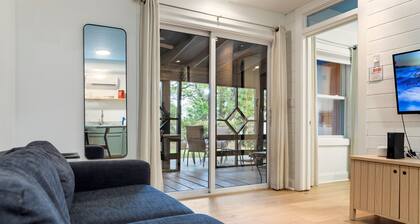Tranquil porch, Short walk to beach & CB Boardwalk