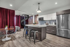 Interior - Modern DTLA Penthouse Oasis with City-View Deck (Los Angeles)