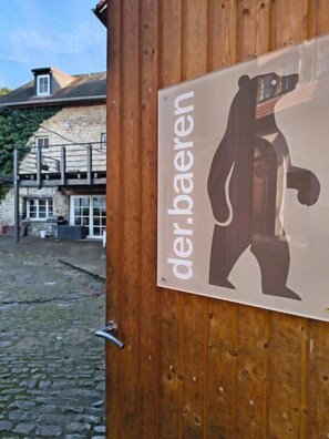 Exterior detail - der.baeren (Mainbernheim)