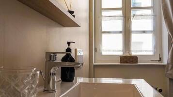 Apartment | Bathroom