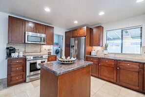 Private kitchen - Paradise Palms - Scottsdale 4BR w/ Heated Pool, Fire Pit, PingPong (Scottsdale)