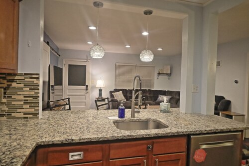 3 Bdrm 2 Bath Pool home close to everything