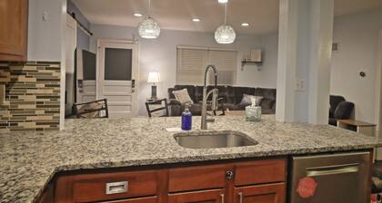 3 Bdrm 2 Bath Pool home close to everything