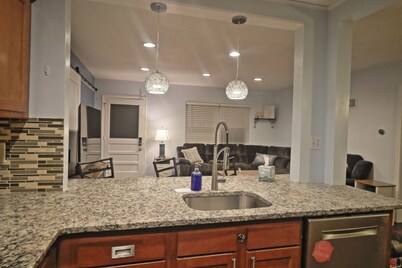 3 Bdrm 2 Bath Pool home close to everything