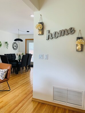 Interior - New | Cozy Retreat | Walk UofC | 13m DT | 16m Airport | Patio Parking Games BBQ (Calgary)