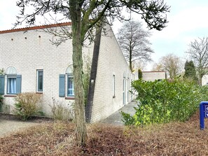 Exterior - Bungalow with fireplace and sauna (Brouwershaven)