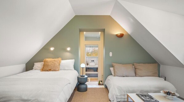 Room - Gîtes de France® - La Petite Chaumière (ERMENOUVILLE)