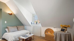 Room - Gîtes de France® - La Petite Chaumière (ERMENOUVILLE)
