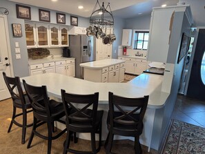 Fridge, microwave, oven, stovetop - Duck Creek-Boat Ramp-Dock-3 king Bed-3 full bath (Afton)