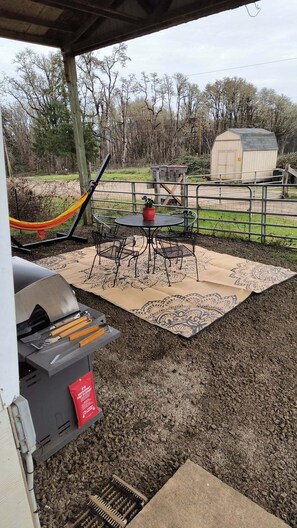 屋外ダイニングエリア