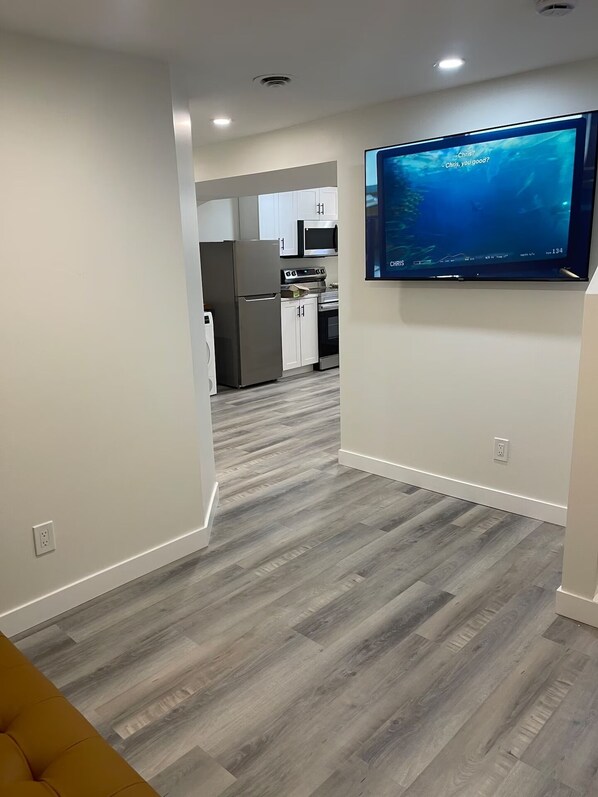 Interior - Cozy 1 bedroom Basement suite (Private Entrance) (Winnipeg)