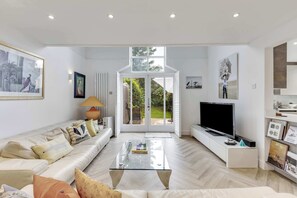 TV, offices - The Hampstead Heights (Greater London)