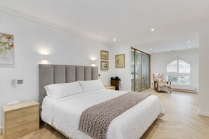 2 bedrooms, iron/ironing board, WiFi, bed sheets - The Hampstead Heights (Greater London)